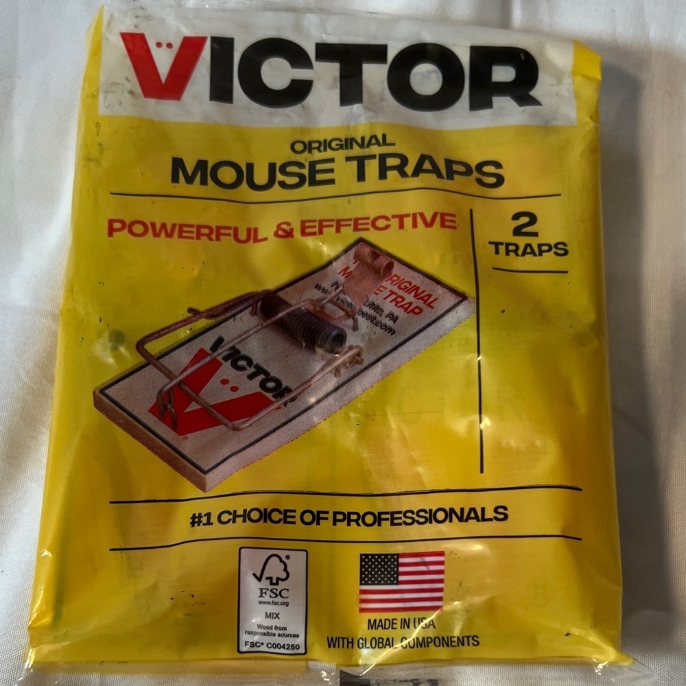 Victor Mouse Traps Set - Picture 2 of 5